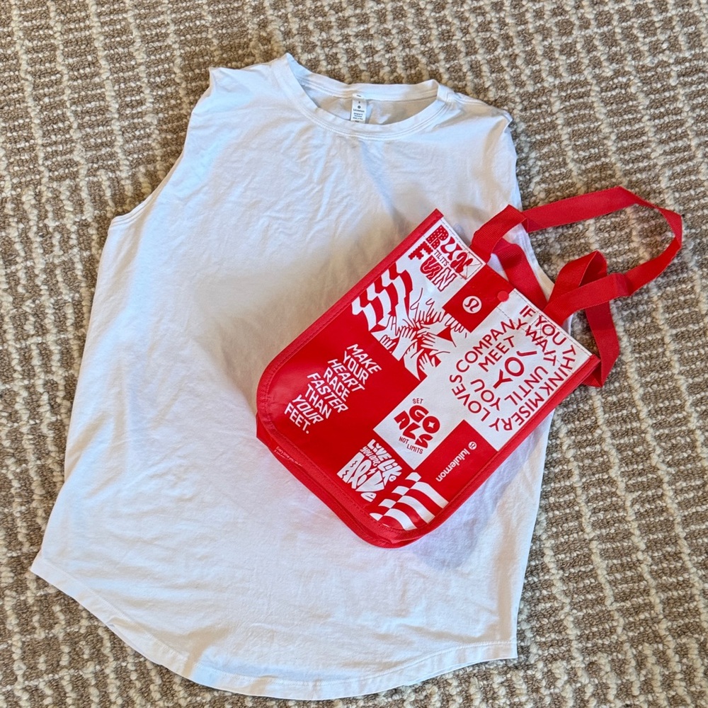 Like New Lululemon athletica White Tank Top sz 8 ❄️❄️❄️